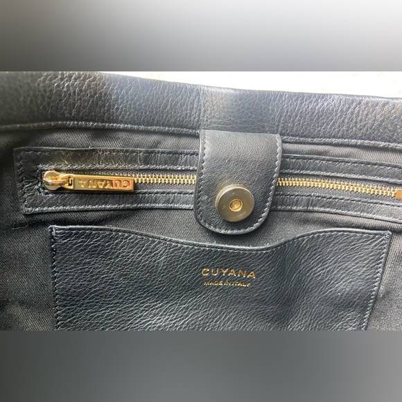 Cuyana Convertible Satchel 13-inch Black Pebbled Leather - Picture 14 of 16